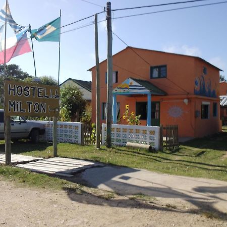 Hostel Lo De Milton Barra de Valizas Bagian luar foto