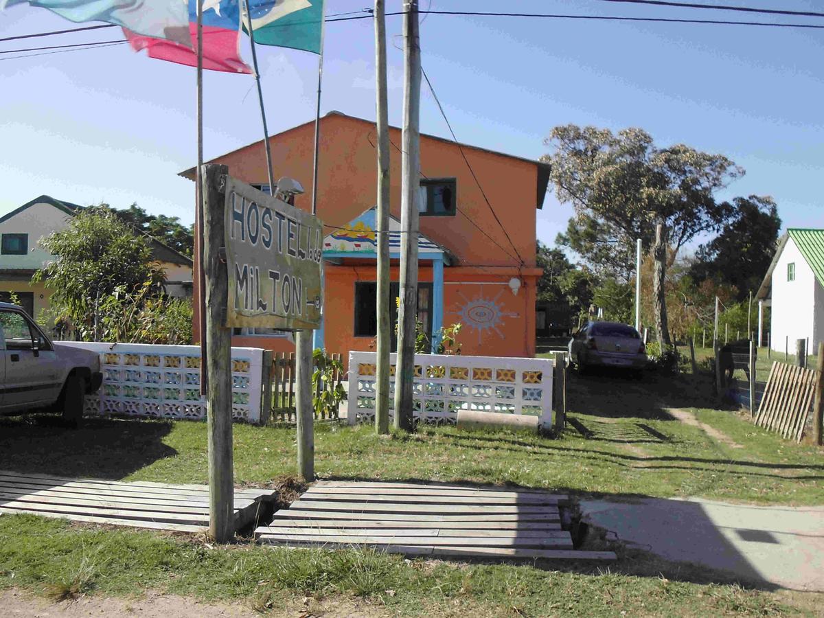Hostel Lo De Milton Barra de Valizas Bagian luar foto