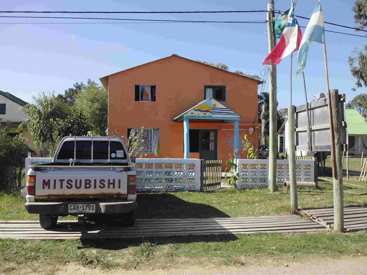 Hostel Lo De Milton Barra de Valizas Bagian luar foto